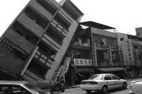 Street front building with arcade at the first floor (contemporary construction)