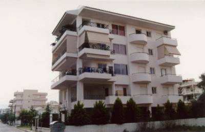 Multi-story reinforced concrete frame building