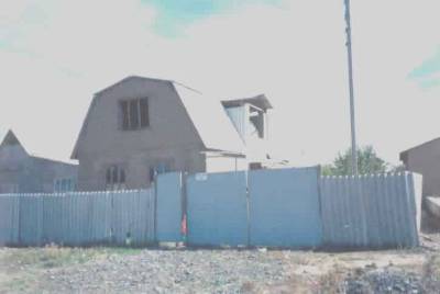 Houses with mud walls and thatch roofs 