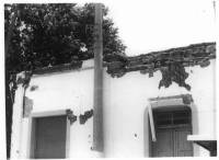 Traditional adobe house without seismic features 