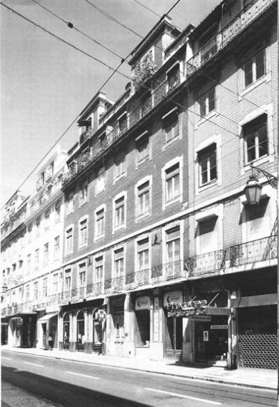 Historic, braced frame timber buildings with masonry infill ('Pombalino' buildings)