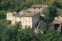 Lower and middle class residential building in rural areas of central Italy