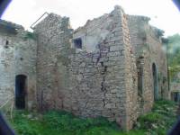 Lower and middle class residential building in rural areas of central Italy