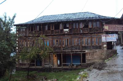 Thathara houses in Himachal Pradesh  